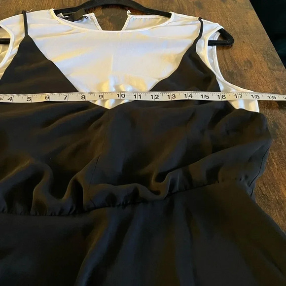 BCBGMaxAzria Black&White Layered peplum - Picture 10 of 13